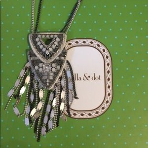 Stella and Dot chiara pendant necklace